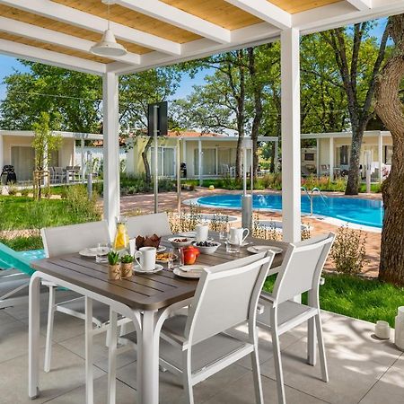 Camping Ulika Mobile Homes - Naturist Červar-Porat Esterno foto