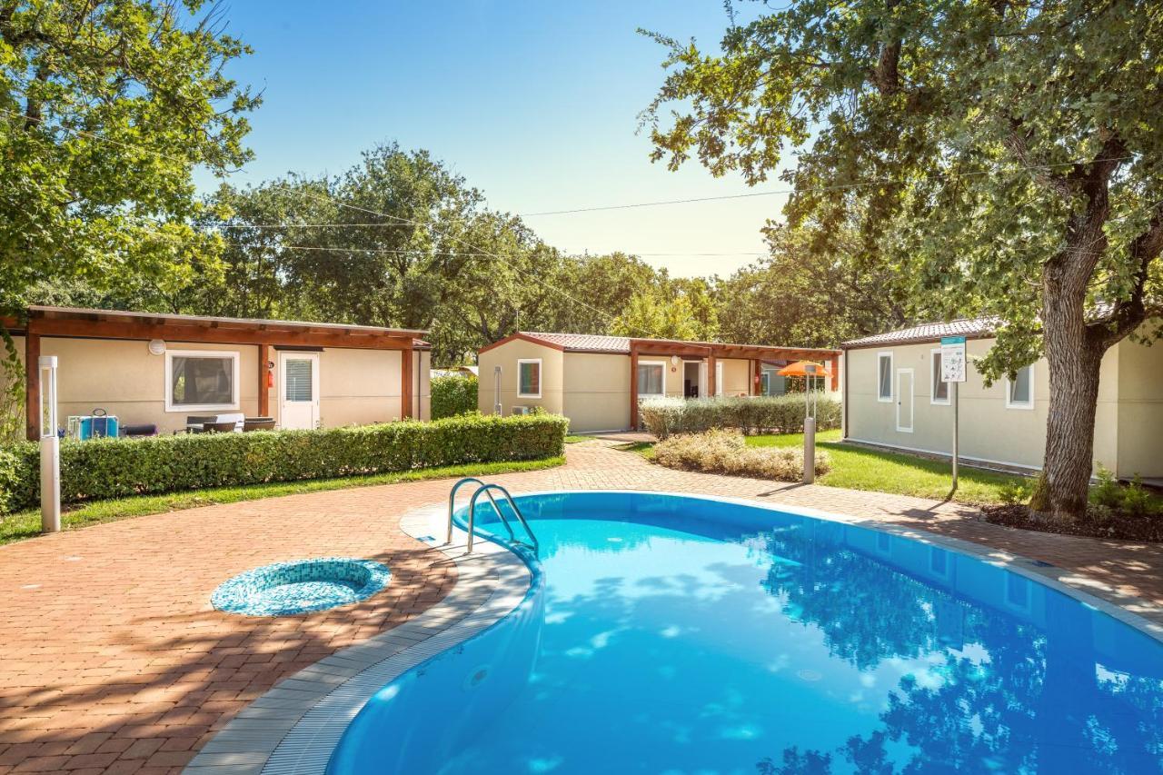 Camping Ulika Mobile Homes - Naturist Červar-Porat Esterno foto