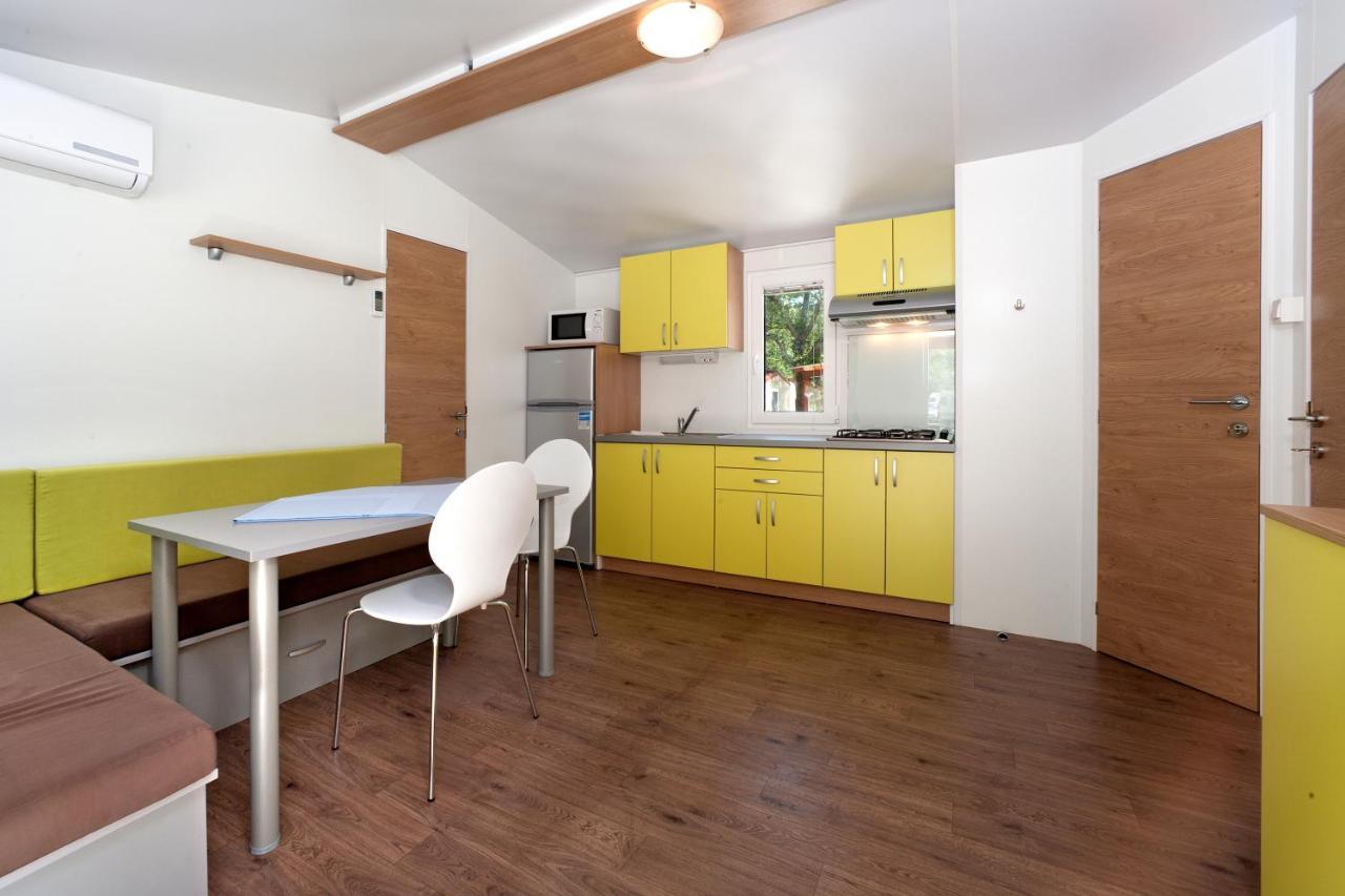 Camping Ulika Mobile Homes - Naturist Červar-Porat Esterno foto