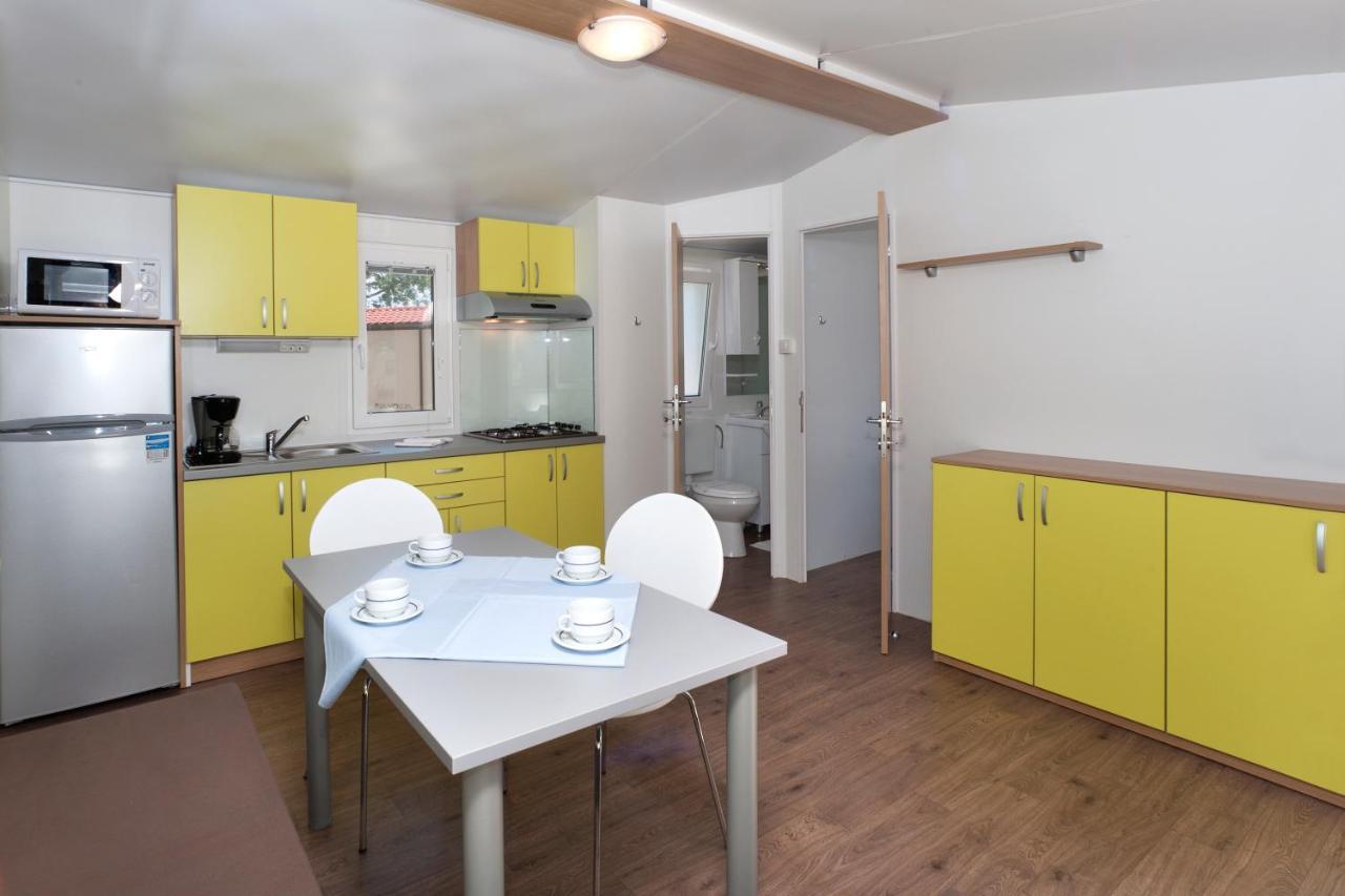 Camping Ulika Mobile Homes - Naturist Červar-Porat Esterno foto