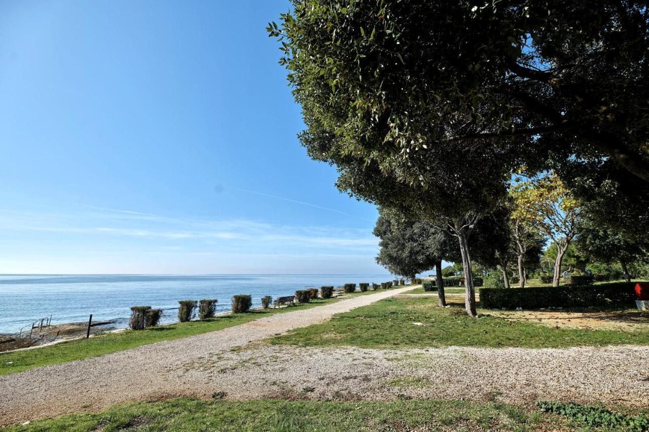 Camping Ulika Mobile Homes - Naturist Červar-Porat Esterno foto