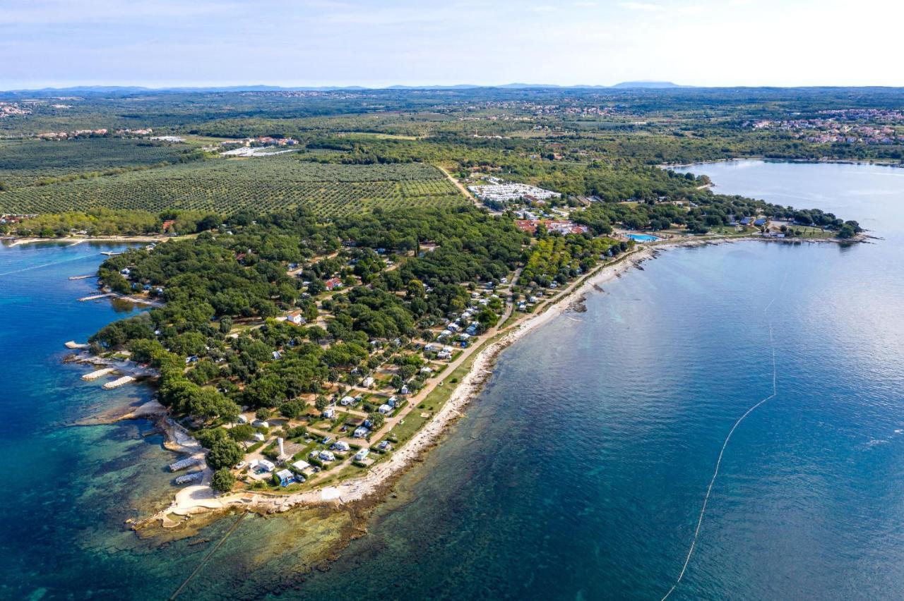 Camping Ulika Mobile Homes - Naturist Červar-Porat Esterno foto