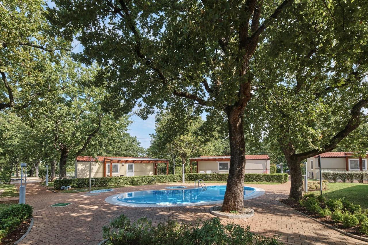 Camping Ulika Mobile Homes - Naturist Červar-Porat Esterno foto
