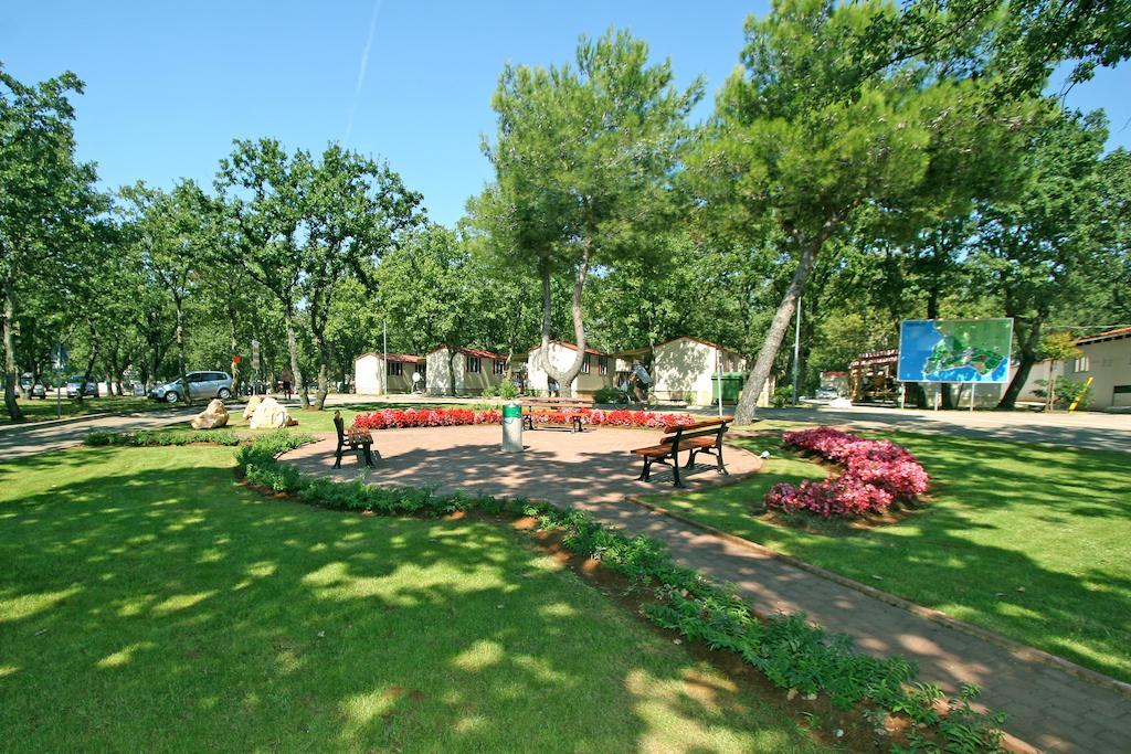Camping Ulika Mobile Homes - Naturist Červar-Porat Esterno foto
